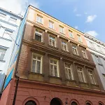 Cosy Apartment For 6 Next To The Main Train Station By Easybnb